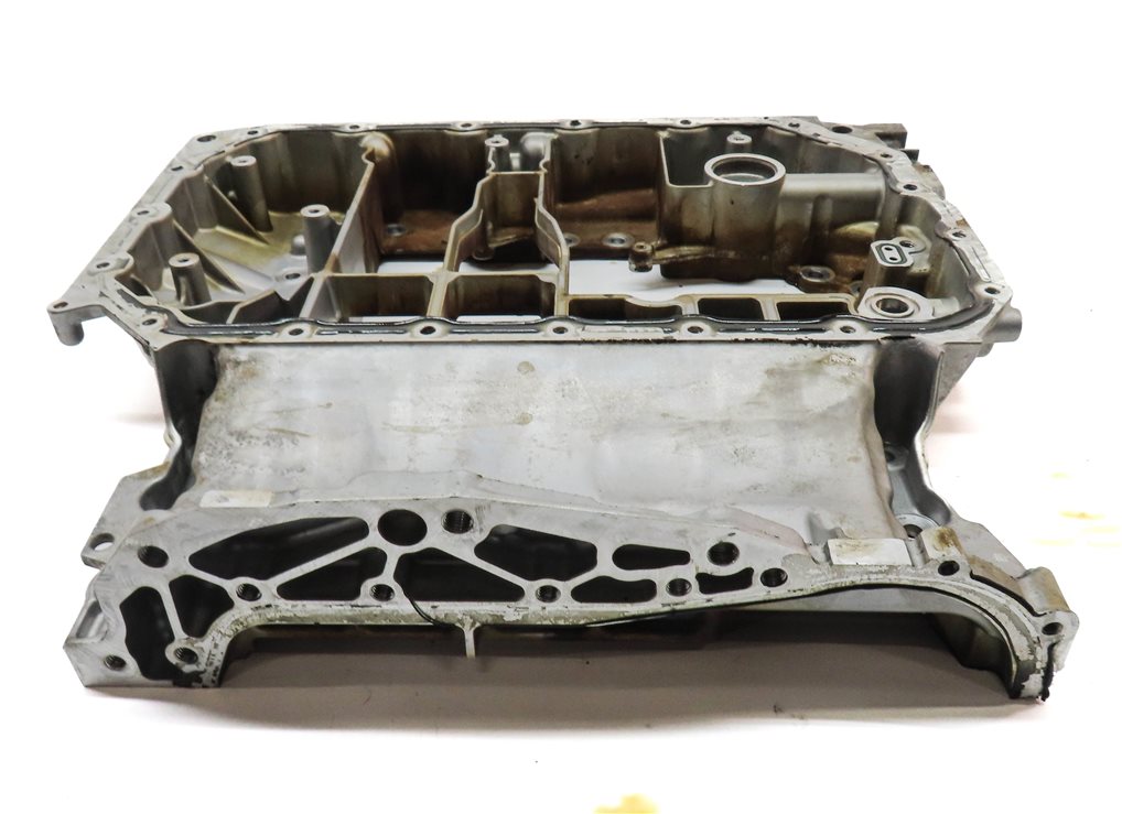 Thumbnail 6: 2013 AUDI S4 (B8 8K) 3.0L SUPER (CGXC) UPPER ENGINE MOTOR OIL FLUID PAN