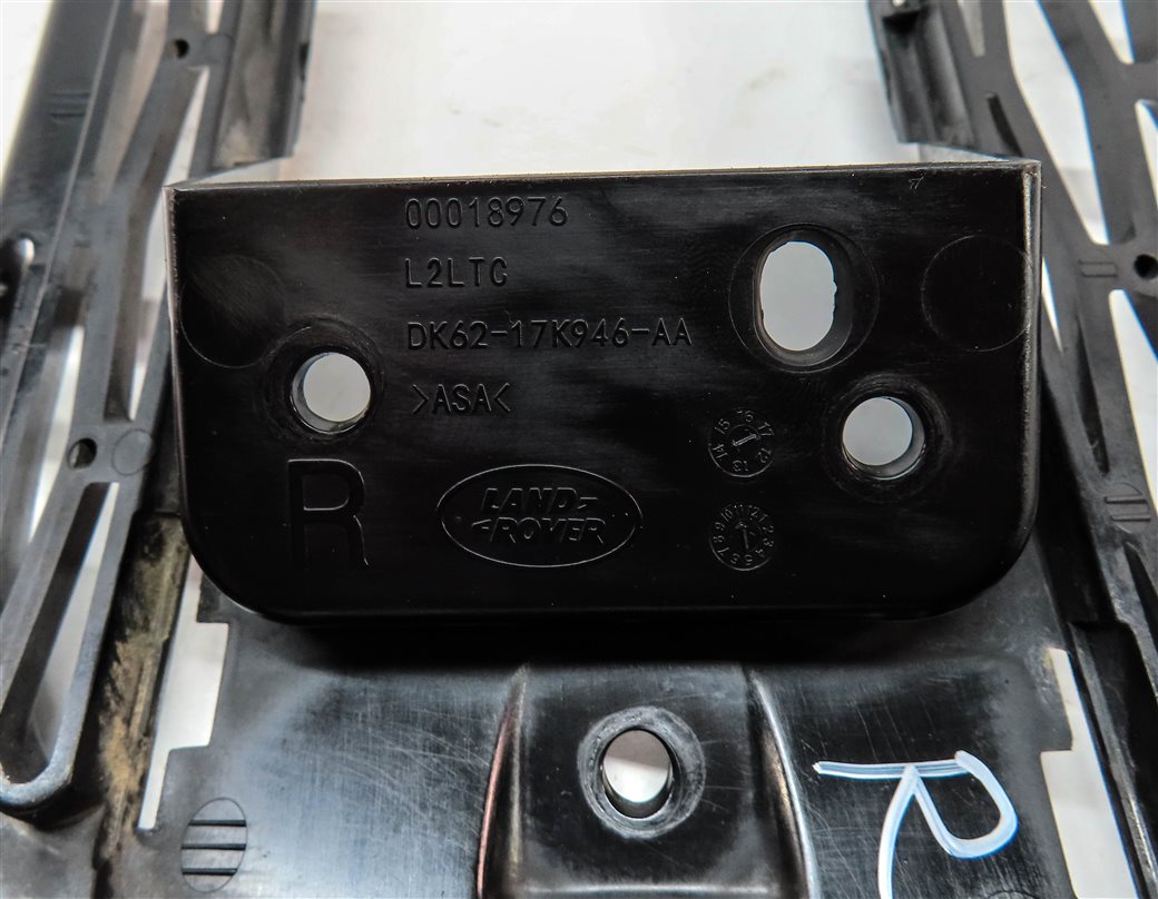 Thumbnail 6: 2014-2017 RANGE ROVER SPORT (L494) RIGHT FRONT PASSENGER FOGLIGHT GRILLE TRIM