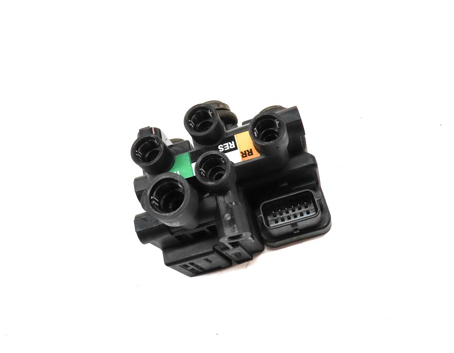 Thumbnail 3: 2015 RANGE ROVER SPORT (L494) AIR RIDE SUSPENSION TRANSFER RELIEF VALVE BLOCK