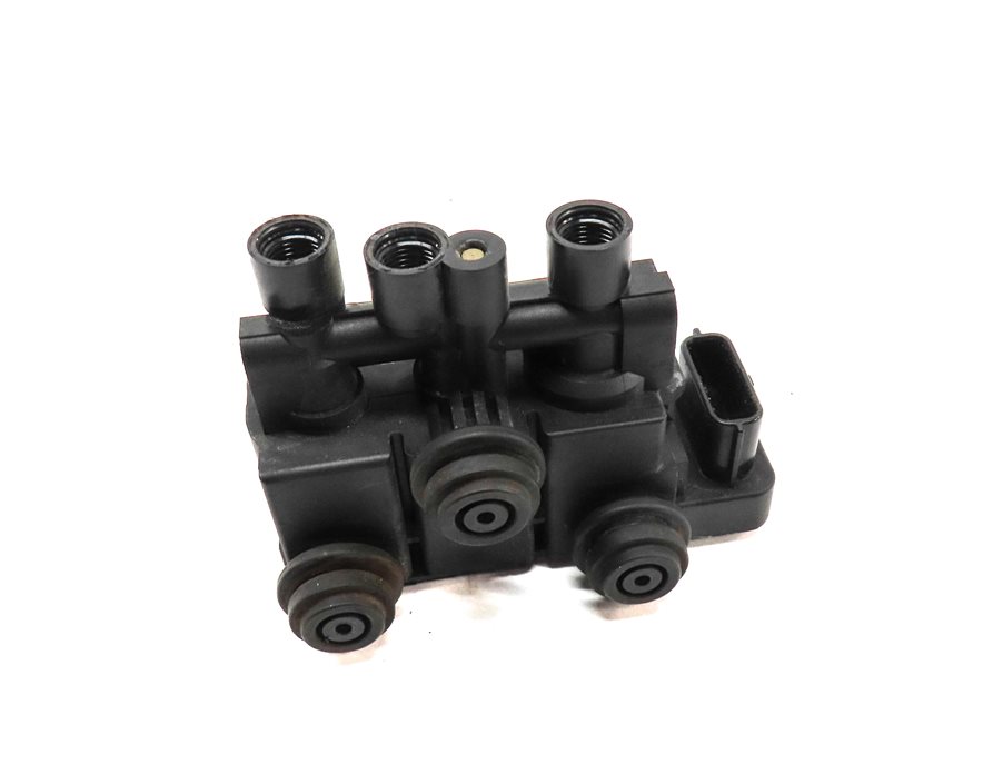 Thumbnail 4: 2015 RANGE ROVER SPORT (L494) AIR RIDE SUSPENSION TRANSFER RELIEF VALVE BLOCK