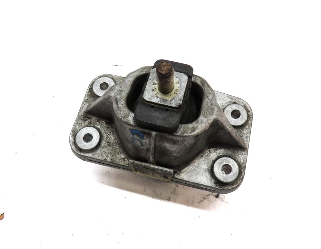2015 RANGE ROVER SPORT (L494) 5.0L SUPERCHARGED ENGINE RIGHT MOTOR MOUNT BRACKET