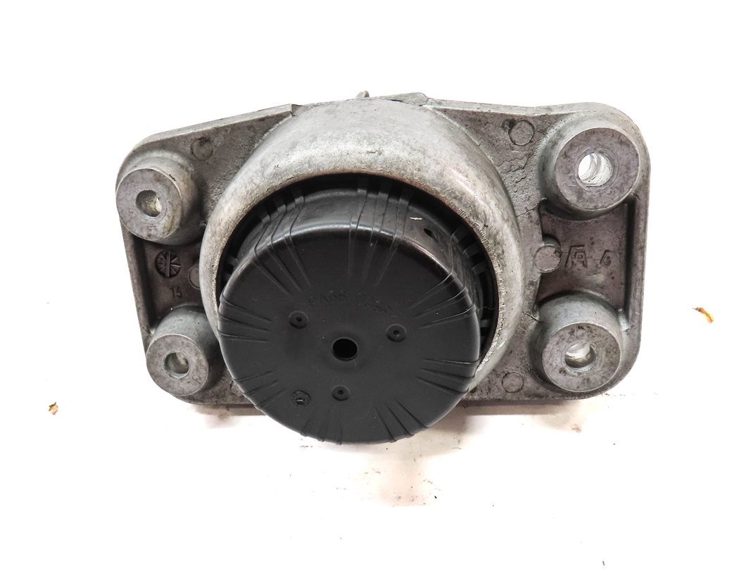 Thumbnail 5: 2015 RANGE ROVER SPORT (L494) 5.0L SUPERCHARGED ENGINE RIGHT MOTOR MOUNT BRACKET