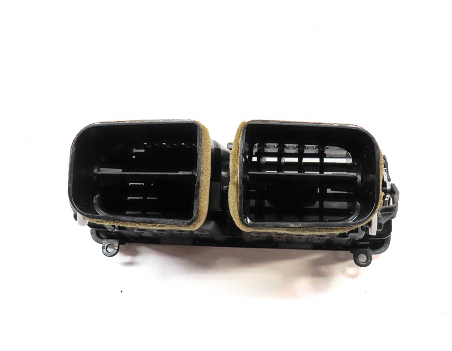 Thumbnail 4: 2015 RANGE ROVER SPORT (L494) REAR CENTER CONSOLE HEATER A/C AIR VENT