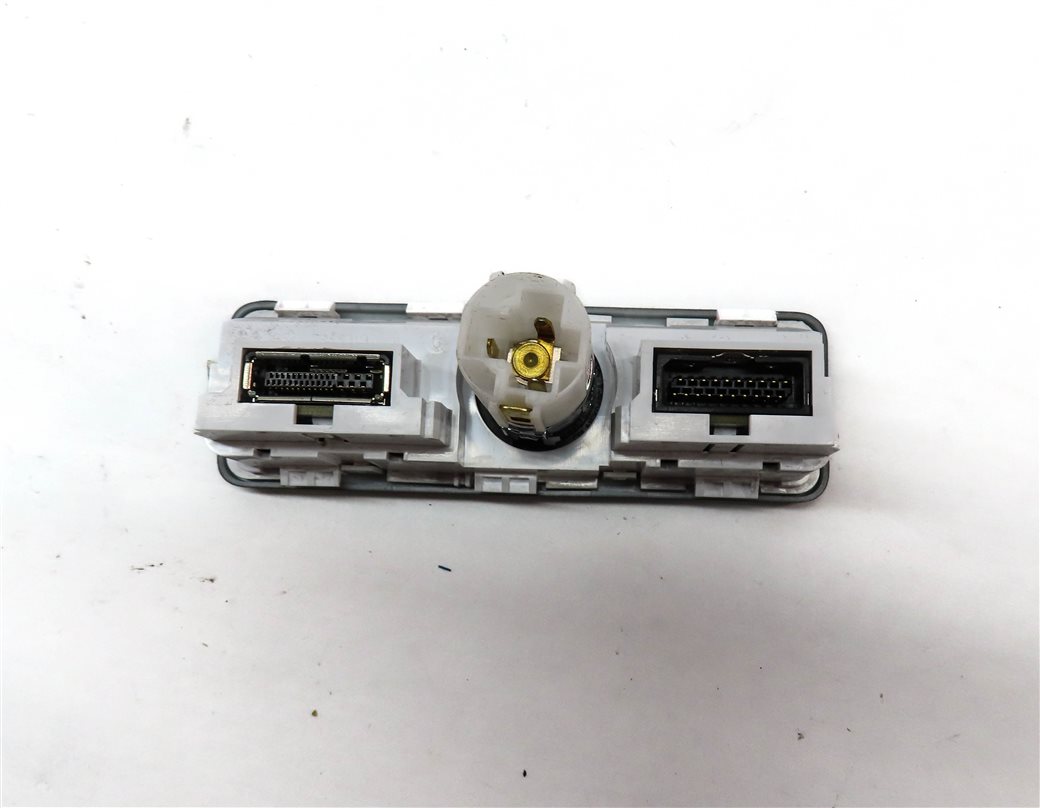 Thumbnail 5: 2015 RANGE ROVER SPORT (L494) RADIO STEREO AUX AUXILIARY AUDIO IN INPUT JACK