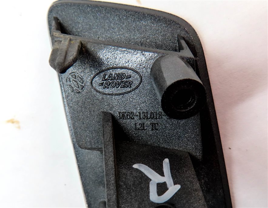 Thumbnail 5: 2015 RANGE ROVER SPORT (L494) FRONT RIGHT PASSENGER HEADLIGHT WASHER TRIM (Grey)