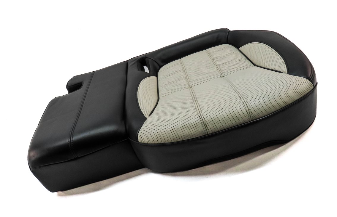 Thumbnail 3: 2015 RANGE ROVER SPORT (L494) REAR LEFT LOWER BOTTOM SEAT CUSHION (Ebony/Ivory)