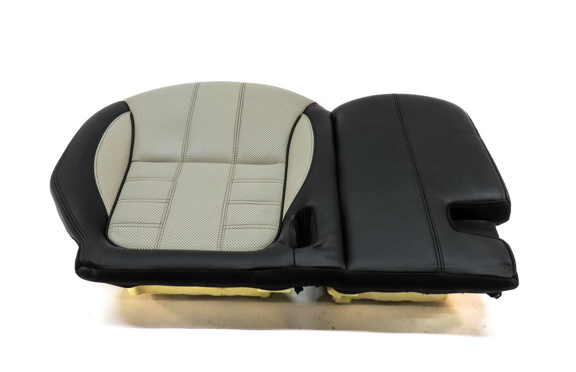 Thumbnail 4: 2015 RANGE ROVER SPORT (L494) REAR LEFT LOWER BOTTOM SEAT CUSHION (Ebony/Ivory)