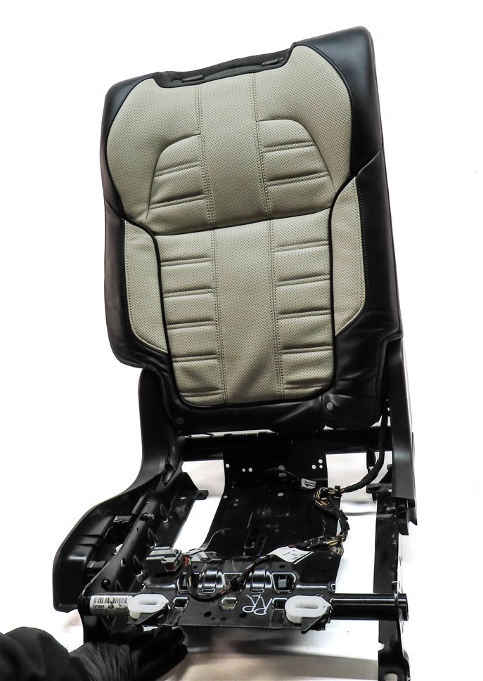 2015 RANGE ROVER SPORT (L494) REAR RIGHT UPPER TOP SEAT CUSHION (Ebony/Ivory)