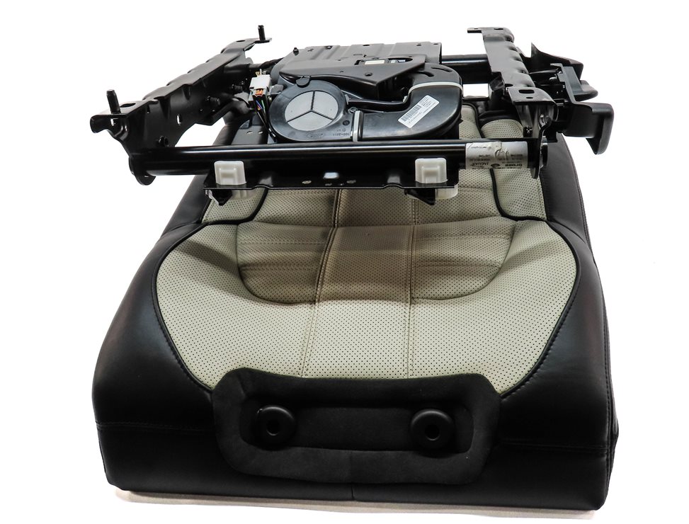 Thumbnail 6: 2015 RANGE ROVER SPORT (L494) REAR RIGHT UPPER TOP SEAT CUSHION (Ebony/Ivory)