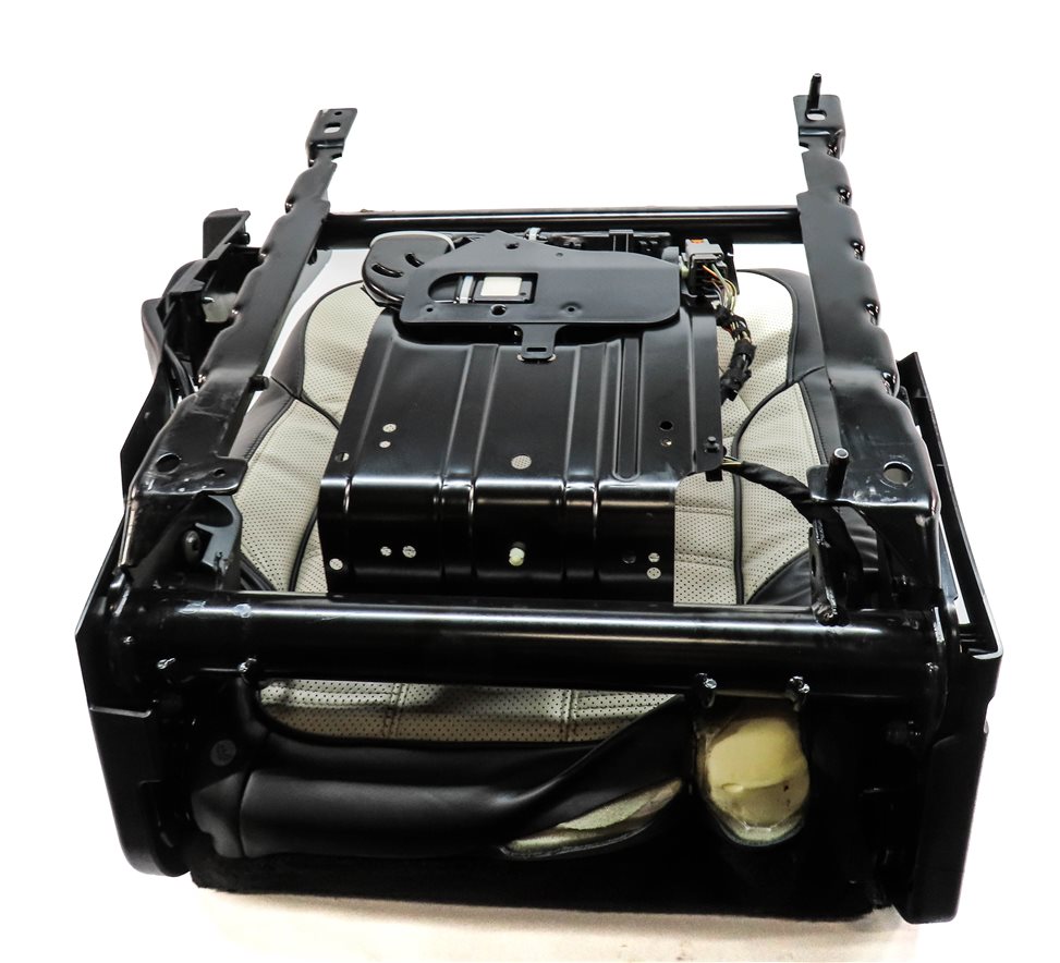 Thumbnail 7: 2015 RANGE ROVER SPORT (L494) REAR RIGHT UPPER TOP SEAT CUSHION (Ebony/Ivory)