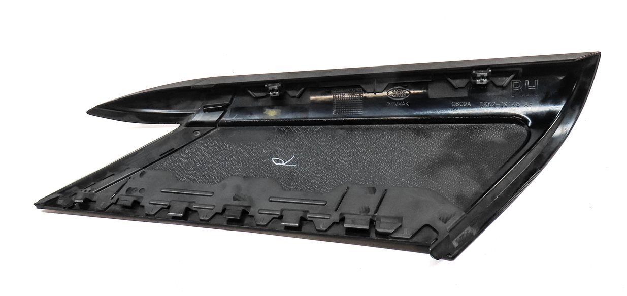 Thumbnail 5: 2015 RANGE ROVER SPORT L494 REAR RIGHT EXTERIOR D-PILLAR TRIM COVER CAP (BLACK)