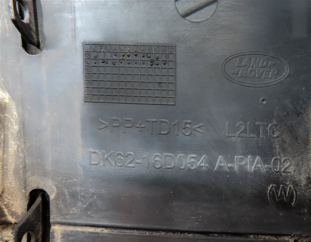 Thumbnail 6: 2015 RANGE ROVER SPORT (L494) FRONT RIGHT PASSENGER LOWER FENDER TRIM CAP (Grey)