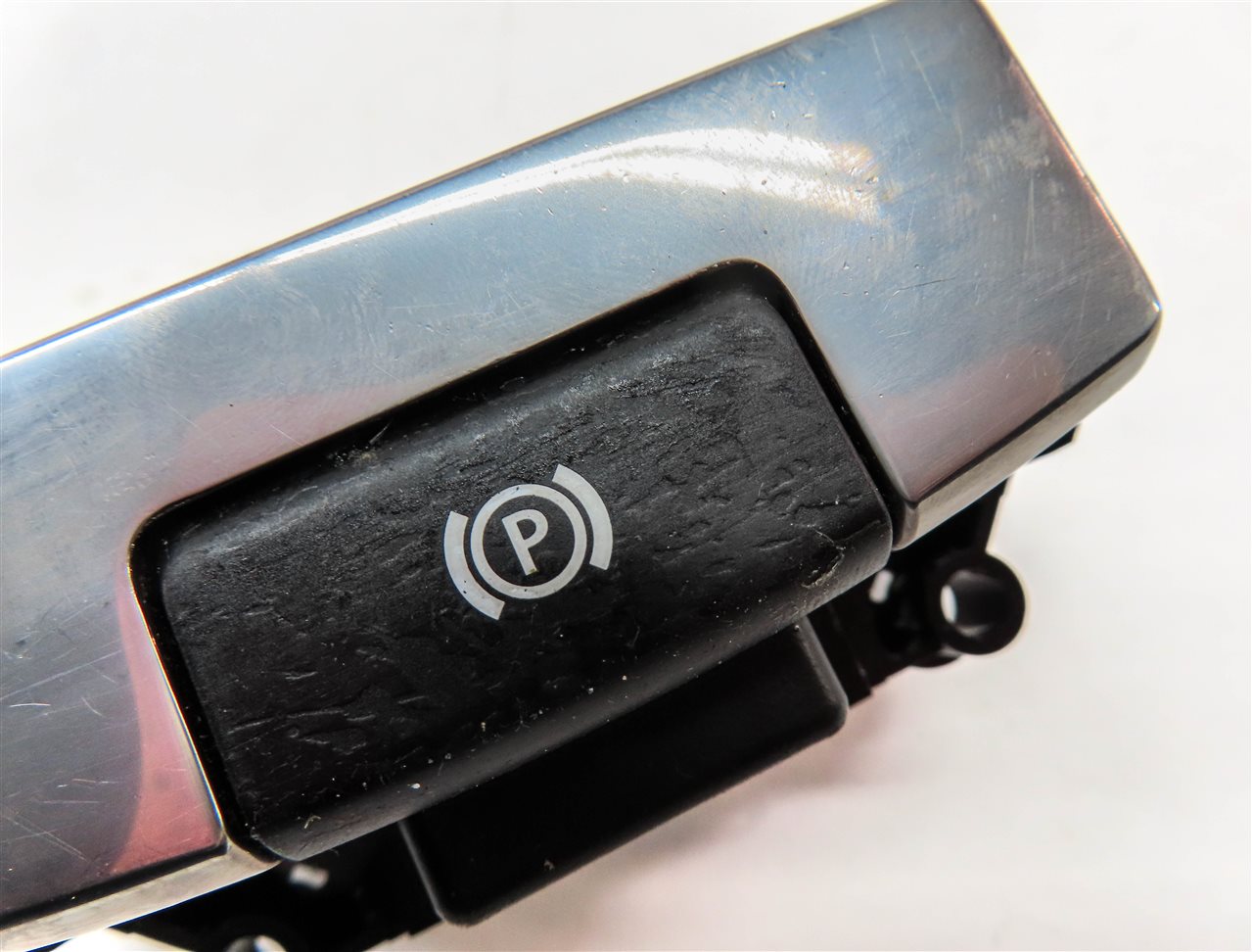 Thumbnail 6: 2015 RANGE ROVER SPORT (L494) EMERGENCY ELECTRONIC PARKING BRAKE SWITCH BUTTON
