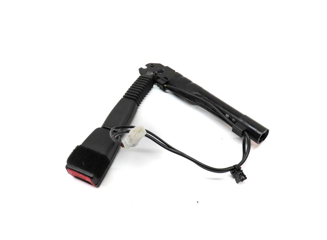 Thumbnail 2: 12-19 BMW 2 3 4 M3 (F22 F32 F33 F34 F36) FRONT RIGHT PASSENGER SEATBELT RECEIVER