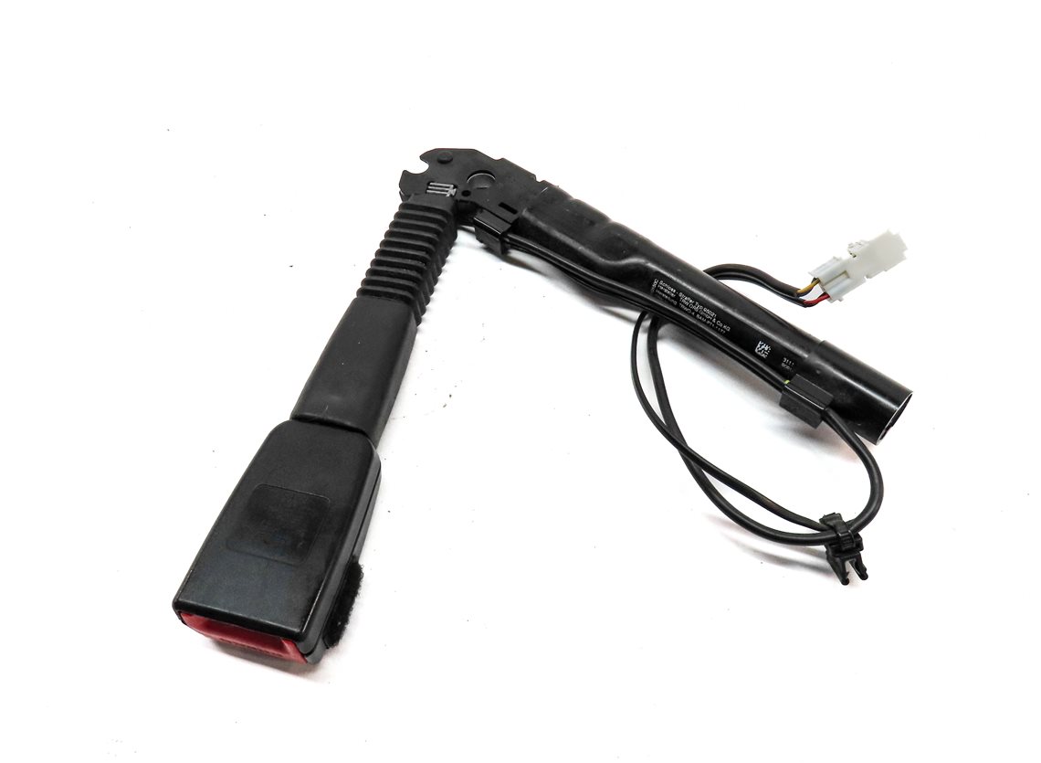 Thumbnail 5: 2012-2019 BMW 2 3 4 SERIES (F22 F30 F32) LEFT FRONT DRIVER SEATBELT RECEIVER
