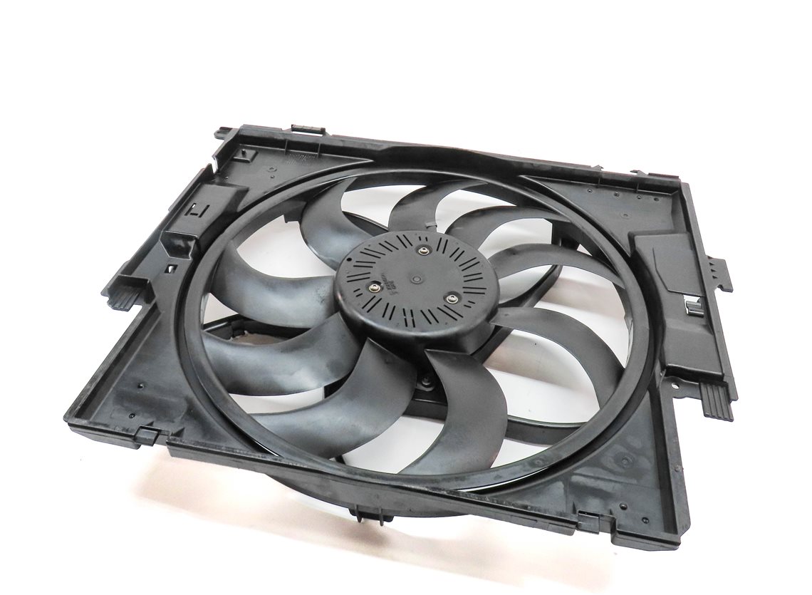 12-16 BMW 2 3 4 SERIES (F22 F30 F31 F32) RADIATOR ELECTRIC COOLING FAN w/ SHROUD