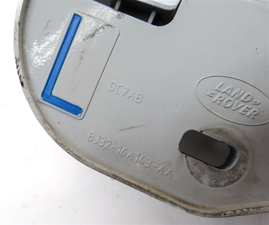 Thumbnail 7: 2013 RANGE ROVER EVOQUE (L538) FRONT LEFT DRIVER LOWER FENDER MOUNT BRACKET
