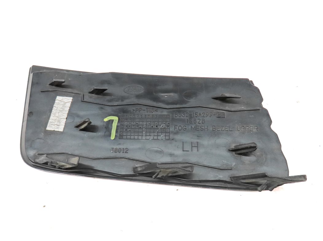 Thumbnail 8: 13 RANGE ROVER EVOQUE (L538) FRONT LEFT DRIVER LOWER BUMPER FOGLIGHT TRIM SET/2