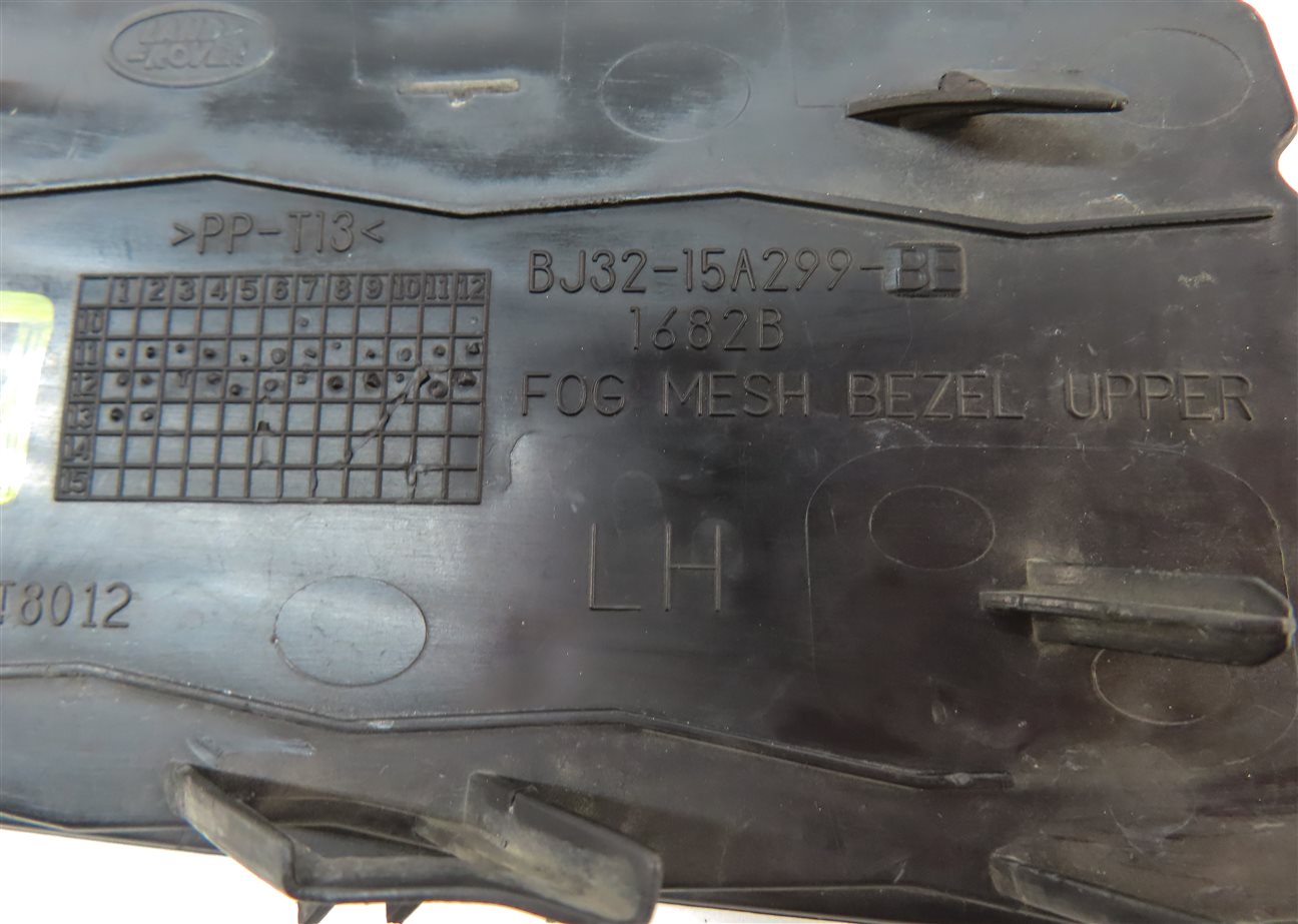 Thumbnail 9: 13 RANGE ROVER EVOQUE (L538) FRONT LEFT DRIVER LOWER BUMPER FOGLIGHT TRIM SET/2