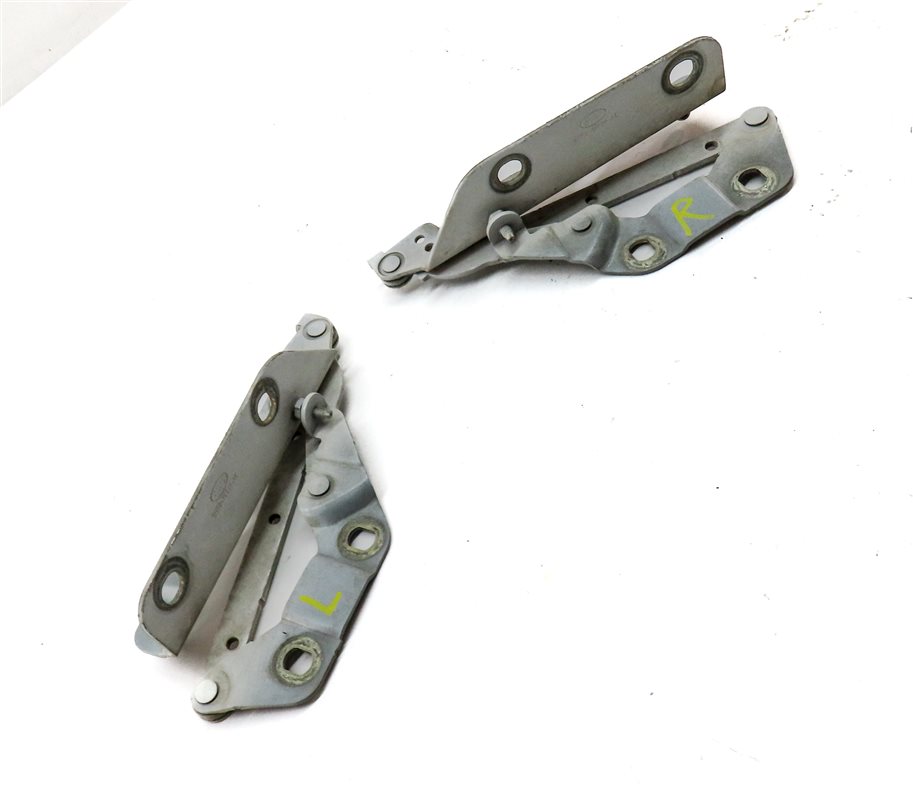 Thumbnail 3: 2008-2019 LAND ROVER LR2 / RANGE ROVER EVOQUE (L538) HOOD HINGE SET-2 (White)