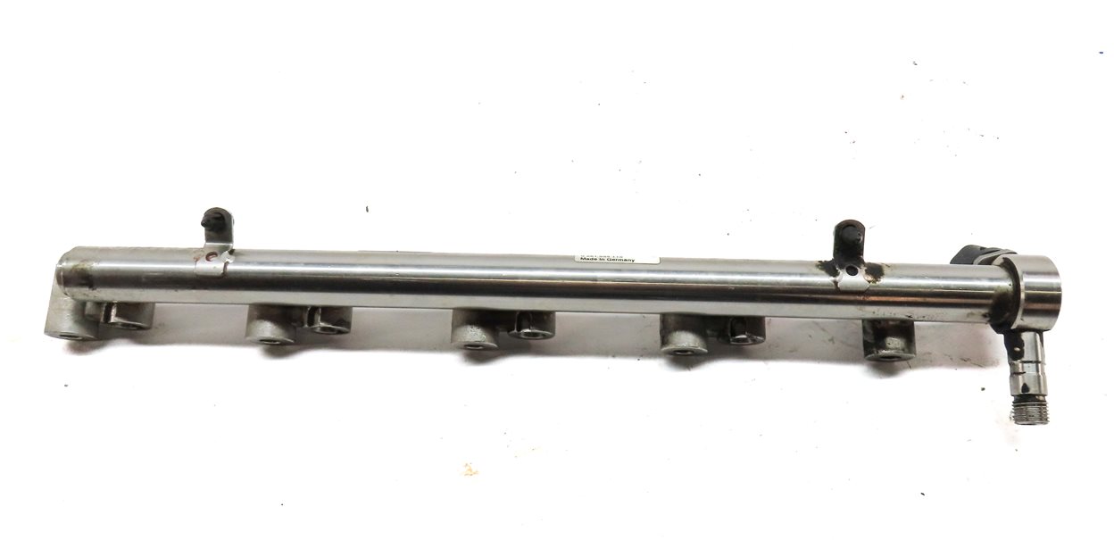 Thumbnail 5: 2013 RANGE ROVER EVOQUE (L538) 2.0L FUEL INJECTOR RAIL w/ PRESSURE SENSOR