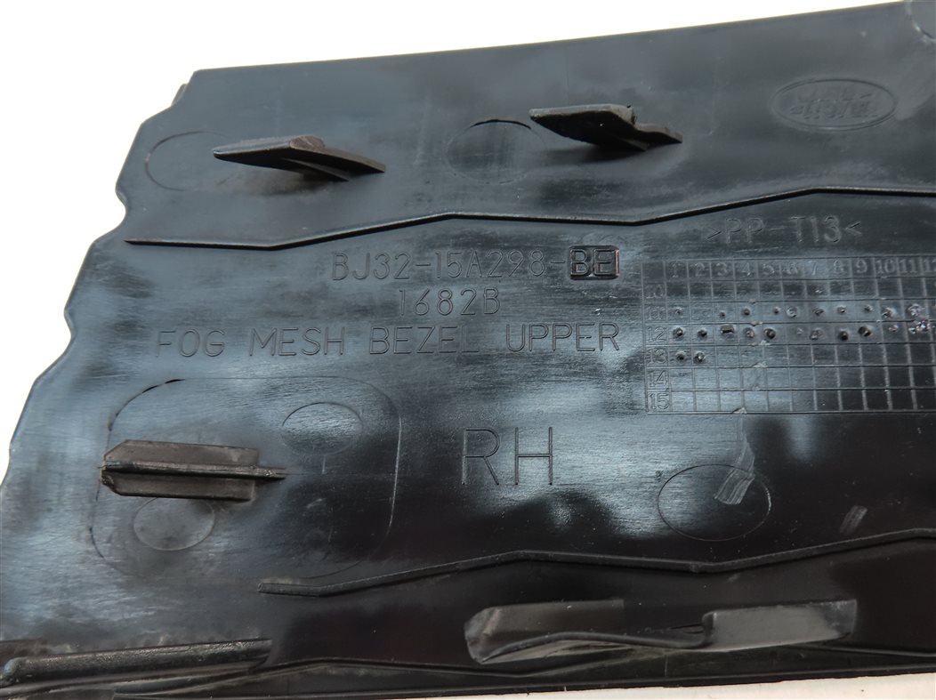 Thumbnail 9: 13 RANGE ROVER EVOQUE L538 RIGHT PASSENGER LOWER BUMPER FOGLIGHT TRIM SET/2