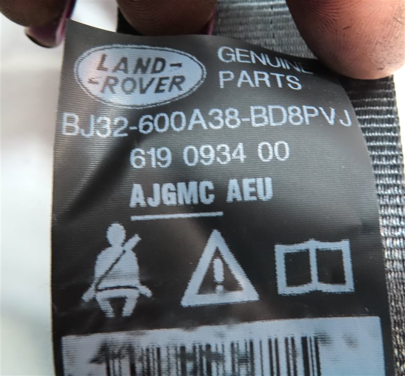 Thumbnail 5: 2013 RANGE ROVER EVOQUE (L538) REAR CENTER SEAT SEATBELT BELT RETRACTOR (Black)
