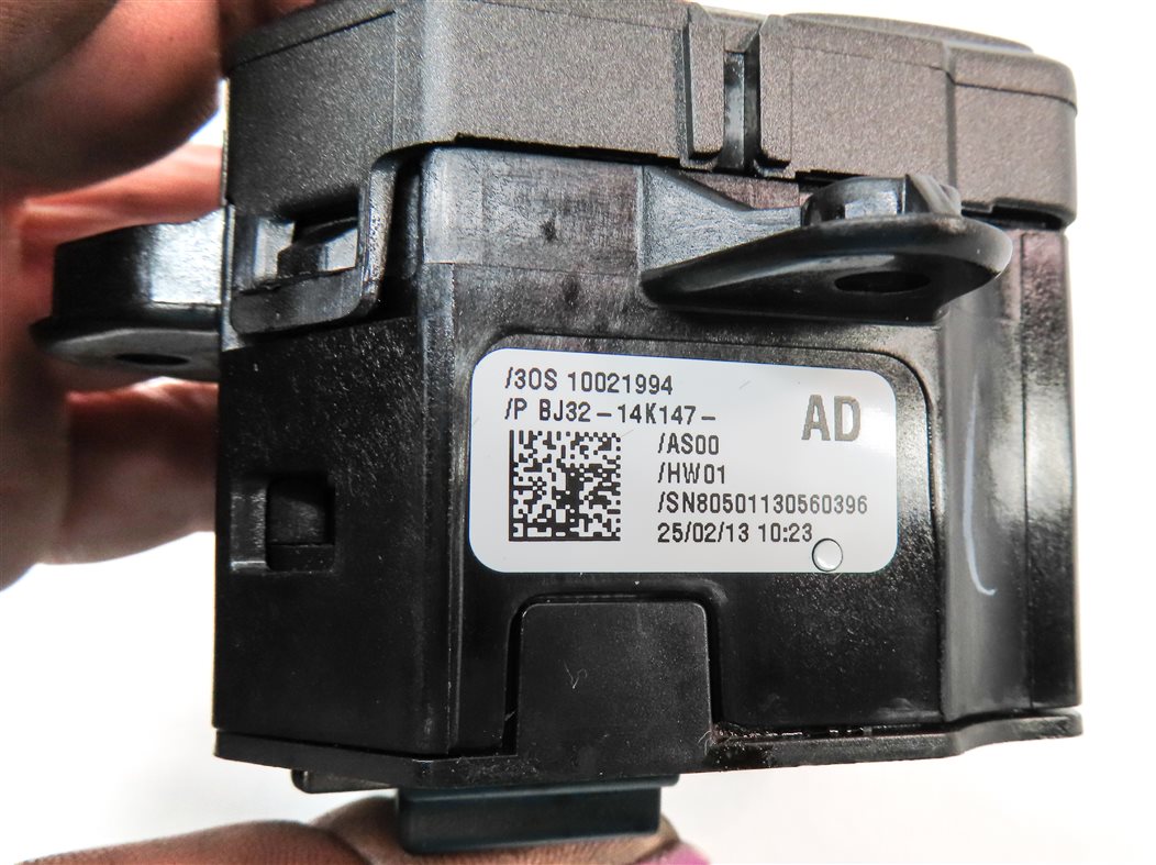 Thumbnail 6: 2013 RANGE ROVER EVOQUE (L538) HILL DESCENT TRACTION CONTROL SWITCH BUTTON