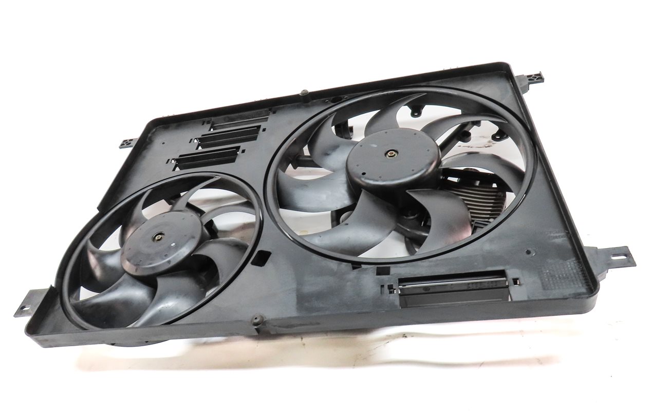 Thumbnail 2: 12-17 LR2 DISCOVERY SPORT RANGE ROVER EVOQUE L550 RADIATOR COOLING FAN & SHROUD