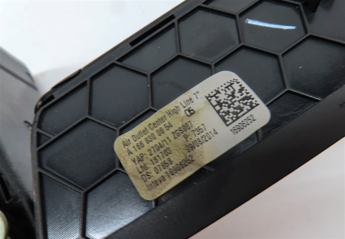 Thumbnail 7: 15 MB ML350 W166 FRONT CENTER DASH SCREEN TRIM HEAT AIR AC DUAL VENT (Black)