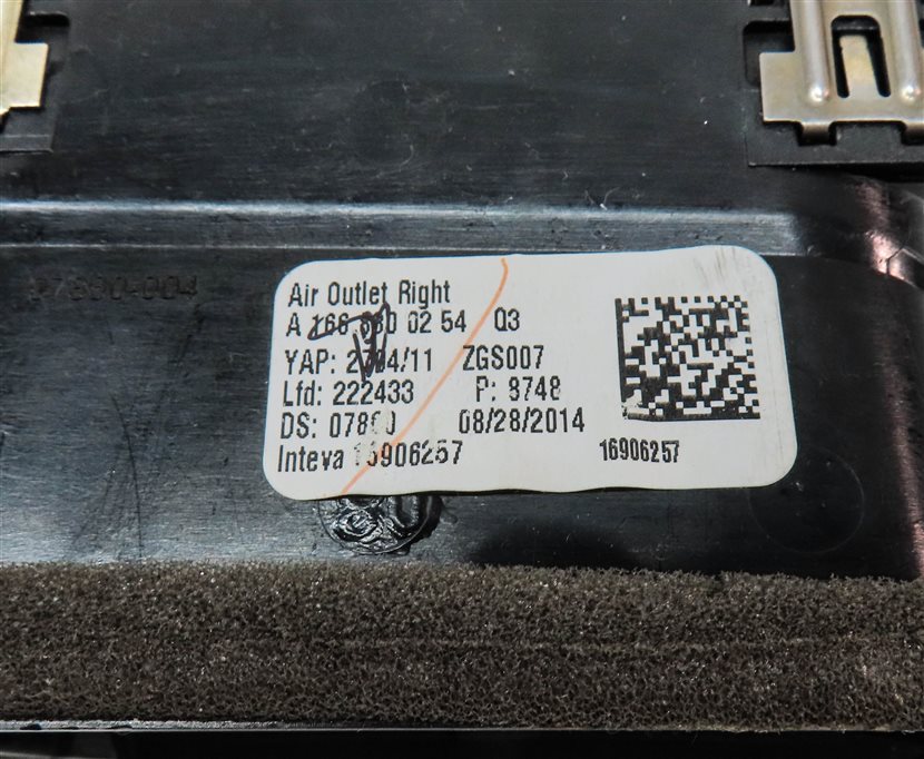 Thumbnail 6: 2015 MERCEDES ML350 (W166) FRONT RIGHT PASSENGER DASH HEAT AIR AC VENT (Black)
