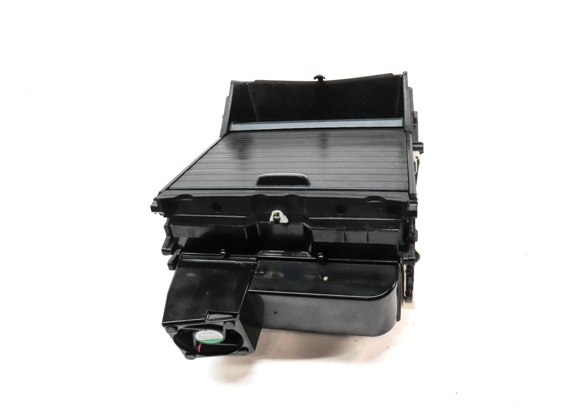 Thumbnail 2: 2015 MERCEDES ML350 (W166) FRONT CENTER CONSOLE HEATED COOLED CUPHOLDER (BLACK)