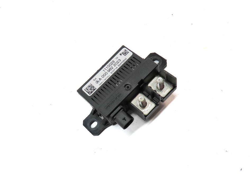 Thumbnail 3: 2015 MERCEDES ML350 (W166) 3.5L (276.955) ENGINE BATTERY RELAY CONTROL MODULE