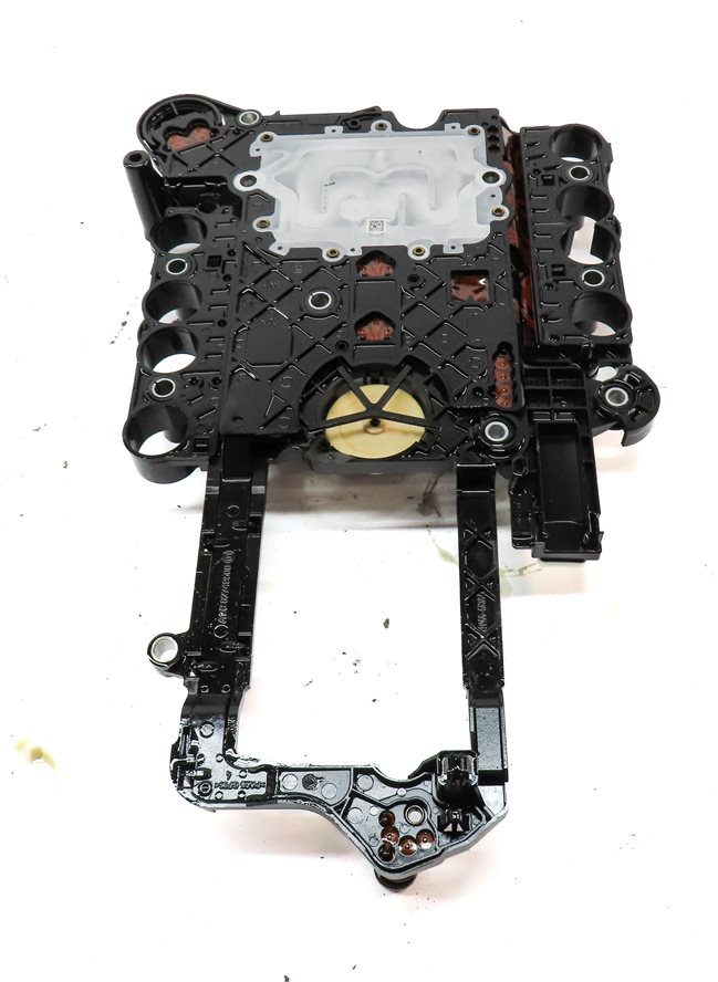 Thumbnail 6: 2015-2020 MERCEDES (W205 W212 W166 W222 X166) TRANSMISSION VALVE BODY CONDUCTOR