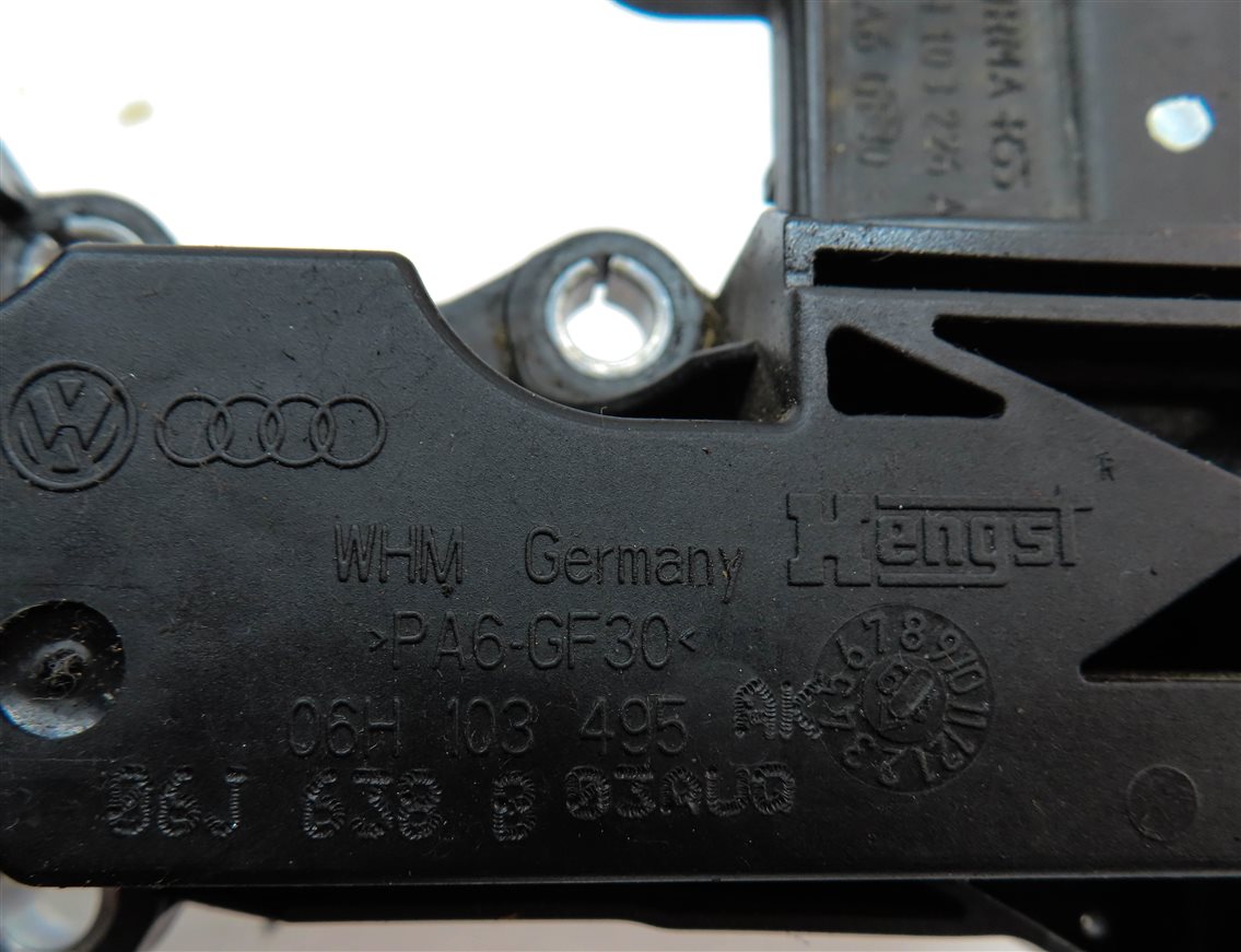 Thumbnail 7: 2015 AUDI A4 (B8 8K) 2.0L (CAED) ENGINE CRANKCASE OIL SEPARATOR PCV VALVE
