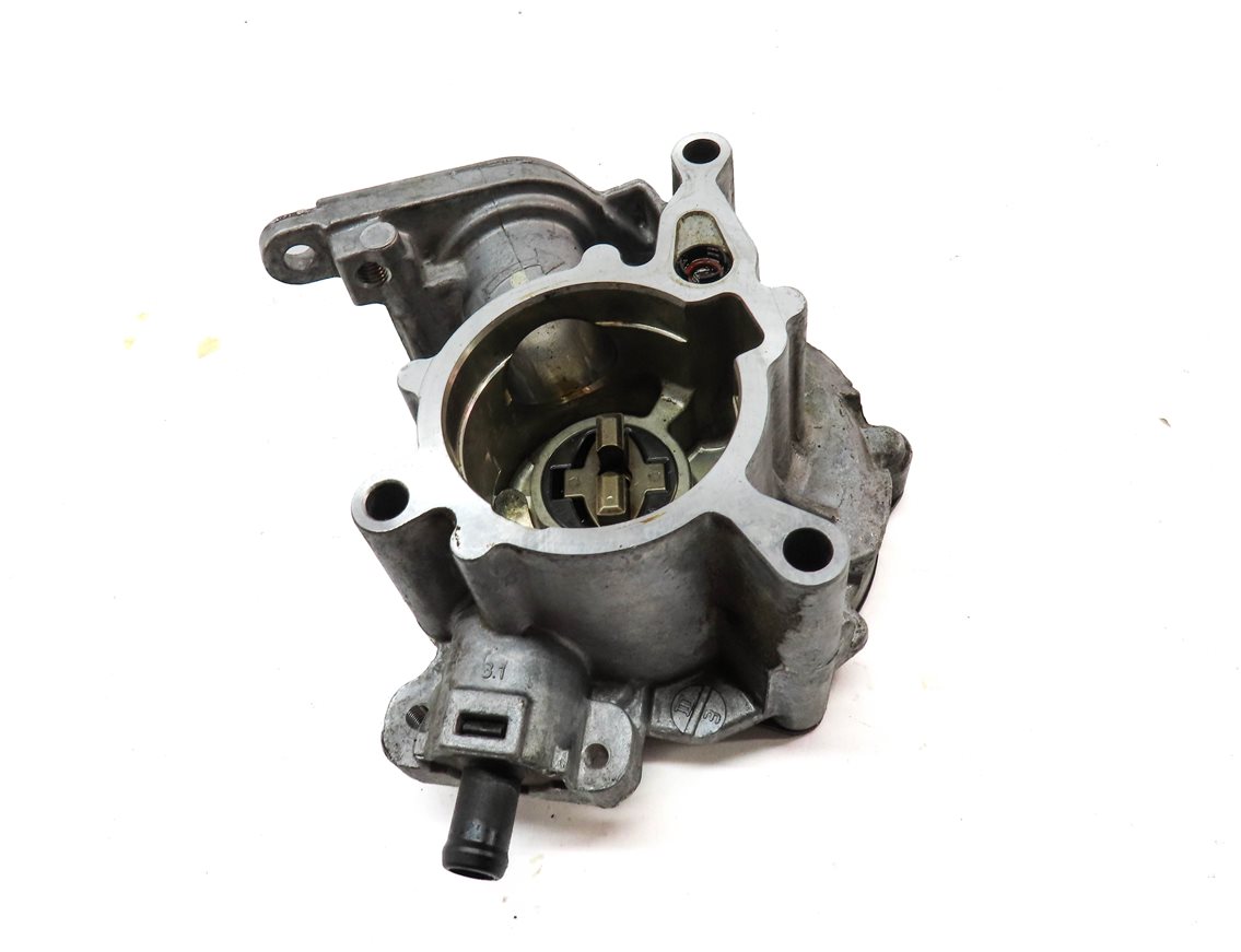 Thumbnail 2: 2009-2017 AUDI A4 A5 A6 (B8 8T 8K C7) 2.0L TURBO ENGINE BRAKE VACUUM PUMP