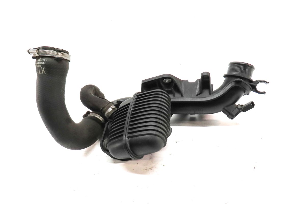 Thumbnail 2: 2015 AUDI A4 (B8 8K) 2.0L (CAED) ENGINE INTERCOOLER PRESSURE HOSE PIPE & DAMPER