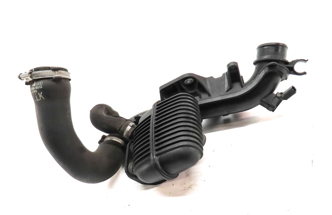 Thumbnail 3: 2015 AUDI A4 (B8 8K) 2.0L (CAED) ENGINE INTERCOOLER PRESSURE HOSE PIPE & DAMPER