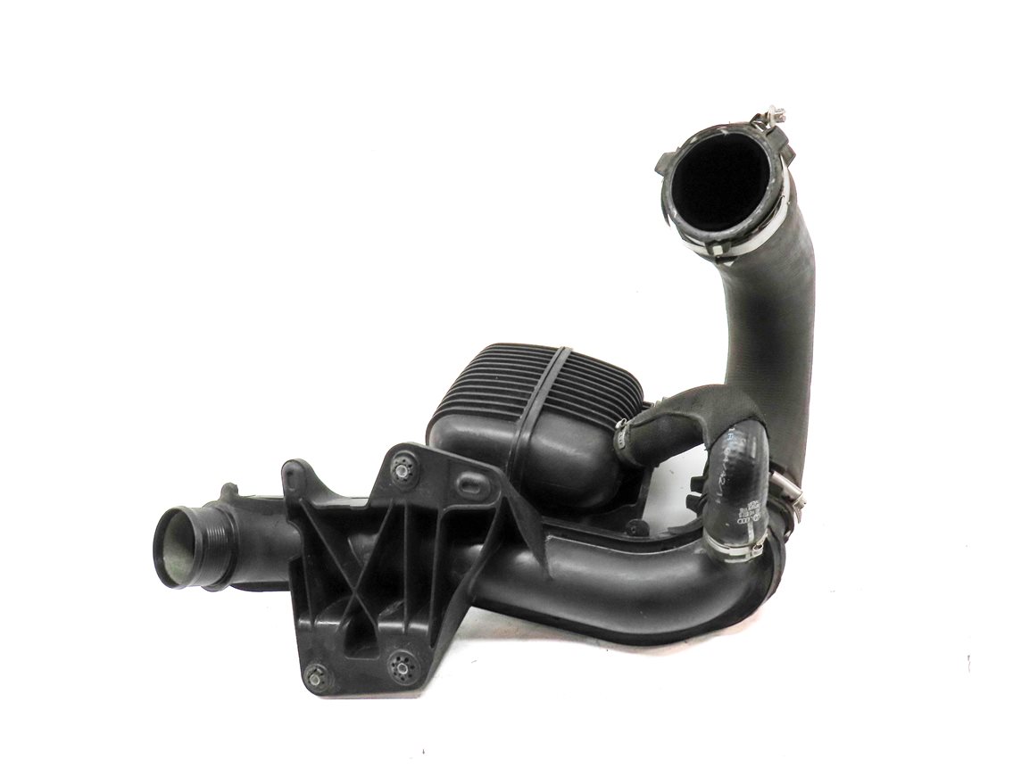 Thumbnail 4: 2015 AUDI A4 (B8 8K) 2.0L (CAED) ENGINE INTERCOOLER PRESSURE HOSE PIPE & DAMPER