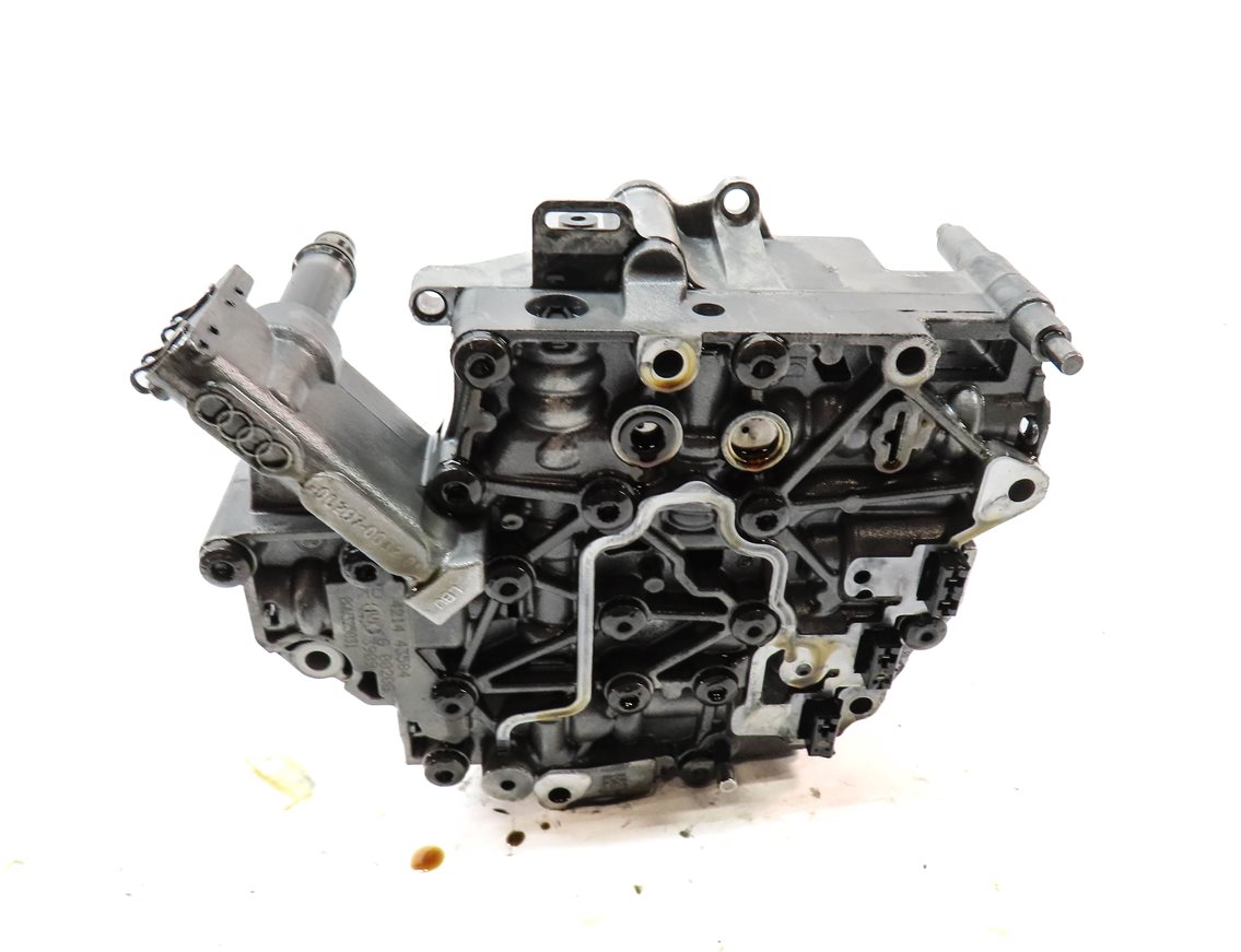 Thumbnail 5: 2013-2016 AUDI A4 (B8 8K) 2.0L FWD CVT TRANSMISSION VALVE BODY OIL PUMP