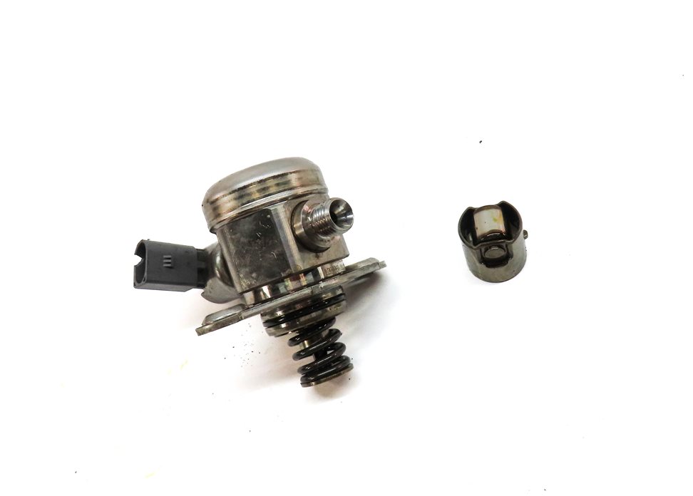Thumbnail 3: 08-14 BMW 550i 650i 750i X5 X6 (F01 F10 E70 E71) 4.4L N63 MECHANICAL FUEL PUMP