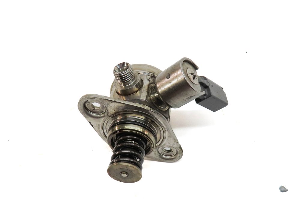 Thumbnail 6: 08-14 BMW 550i 650i 750i X5 X6 (F01 F10 E70 E71) 4.4L N63 MECHANICAL FUEL PUMP