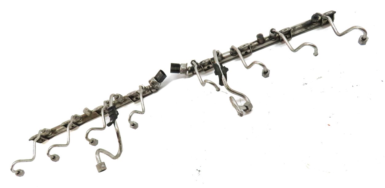 Thumbnail 3: 13 BMW X5 (E70) 4.4L (N63) LEFT DRIVER & RIGHT PASSENGER FUEL RAIL SET w/ LINES