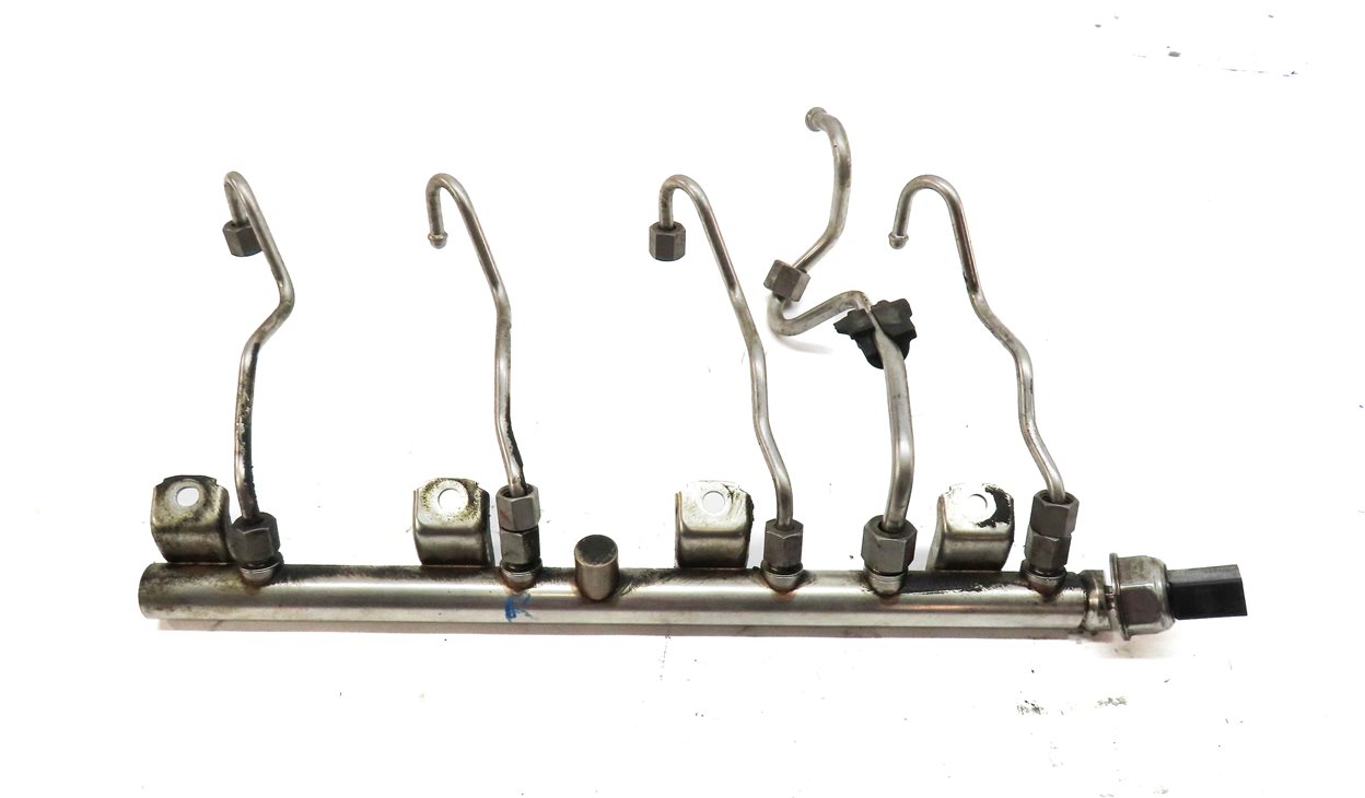Thumbnail 4: 13 BMW X5 (E70) 4.4L (N63) LEFT DRIVER & RIGHT PASSENGER FUEL RAIL SET w/ LINES