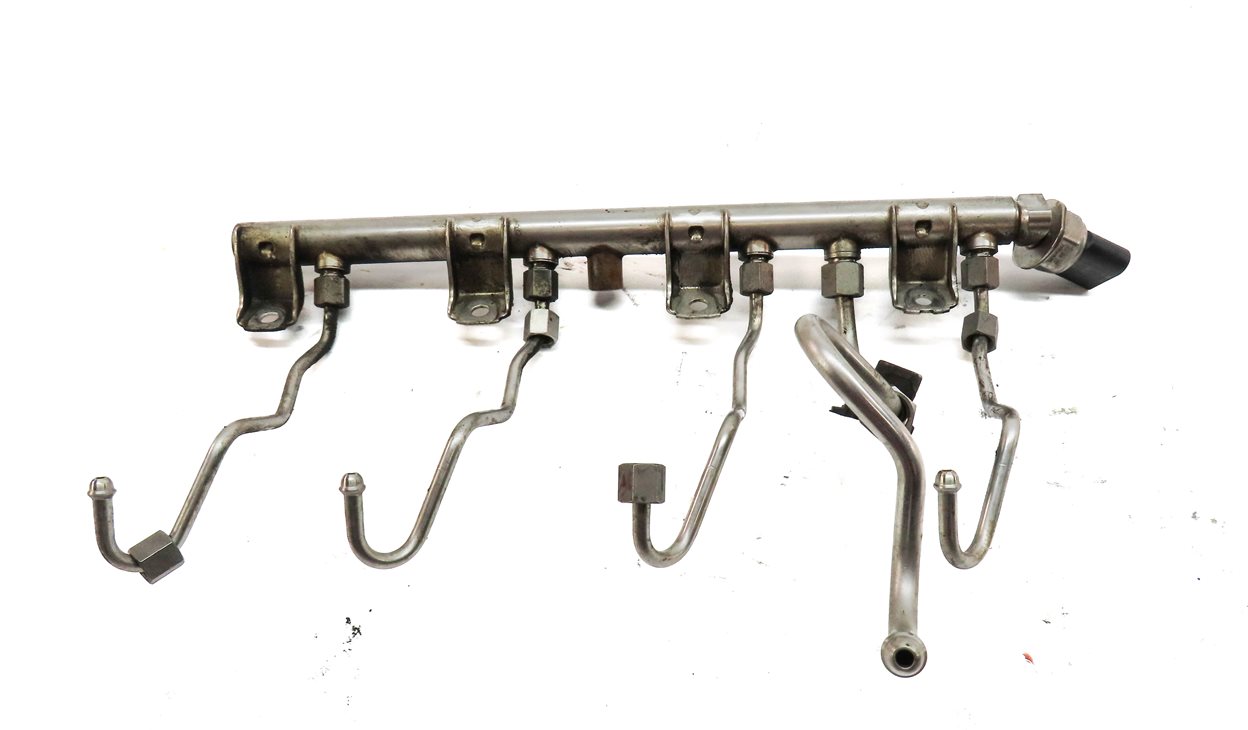 Thumbnail 5: 13 BMW X5 (E70) 4.4L (N63) LEFT DRIVER & RIGHT PASSENGER FUEL RAIL SET w/ LINES