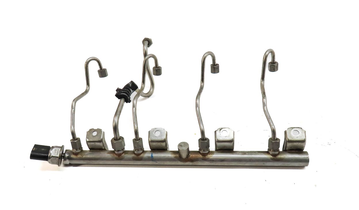 Thumbnail 7: 13 BMW X5 (E70) 4.4L (N63) LEFT DRIVER & RIGHT PASSENGER FUEL RAIL SET w/ LINES