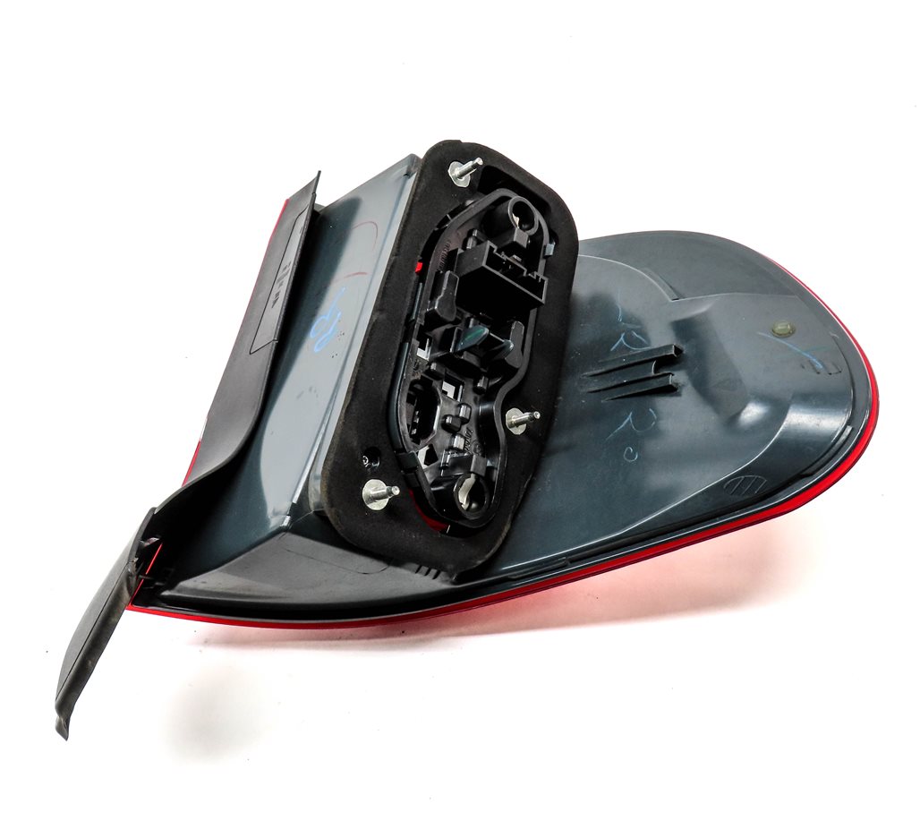 Thumbnail 5: 2011-2013 BMW X5 X5M (E70) RIGHT PASSENGER REAR OUTER TAILLIGHT BRAKE LIGHT LAMP
