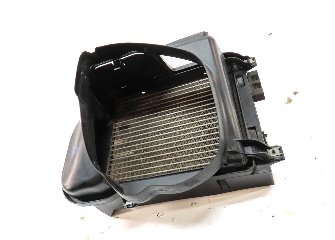 Thumbnail 3: 2013 BMW X5 (E70) 4.4L (N63) ENGINE MOTOR OIL FLUID INTERCOOLER RADIATOR w/ DUCT