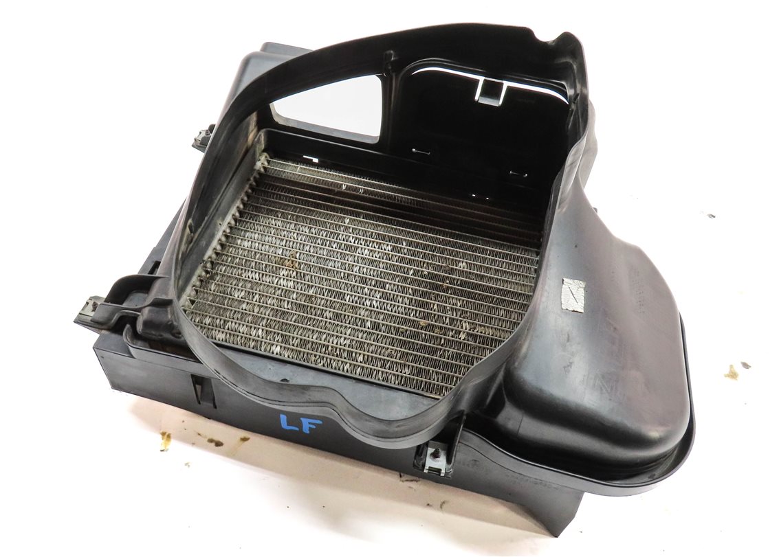 Thumbnail 3: 2008-2014 BMW X5 X5M X6 X6M (E70 E71) 3.0L / 4.4L TWIN TURBO AUXILIARY RADIATOR