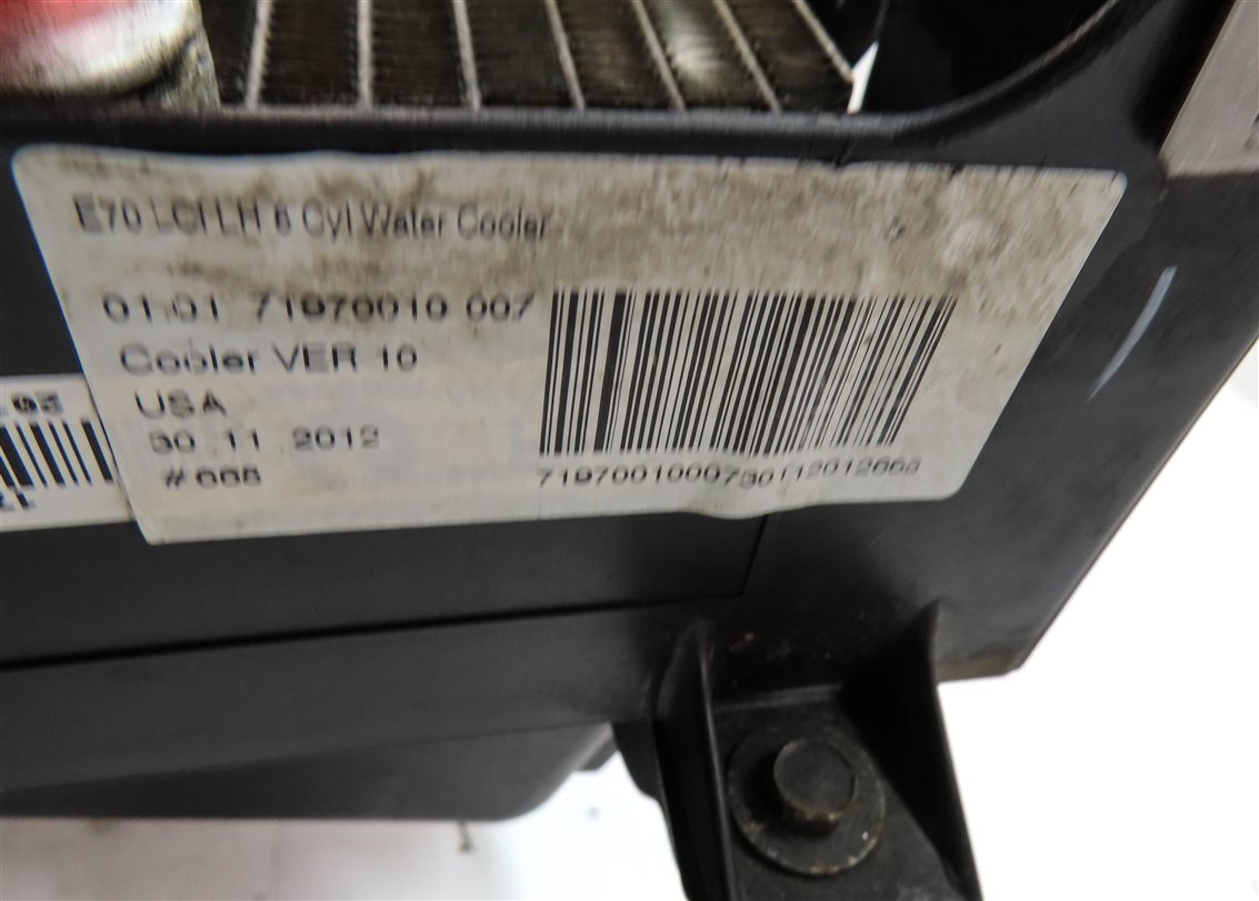 Thumbnail 7: 2008-2014 BMW X5 X5M X6 X6M (E70 E71) 3.0L / 4.4L TWIN TURBO AUXILIARY RADIATOR